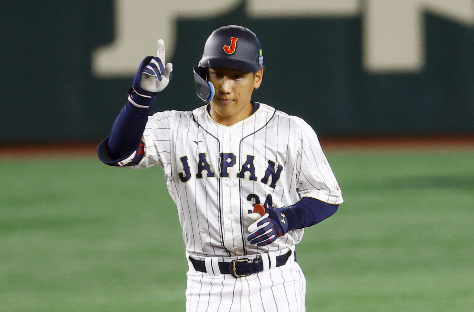 目前效力MLB波士頓紅襪的日籍球員吉田正尚(圖)4日入選世界棒球經典賽日本代表隊。圖為吉田正尚2023年經典賽對上捷克隊的出賽。（路透社/達志影像）