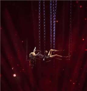 魏如萱7日晚間第五度登上小巨蛋，躺唱開場，展現非凡唱功。(好多音樂提供)