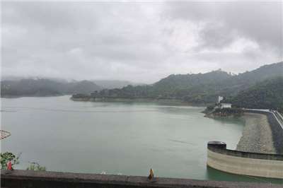 水利署南區水資源分署在曾文水庫執行人工增雨。資料照片。（南區水資源分署提供）