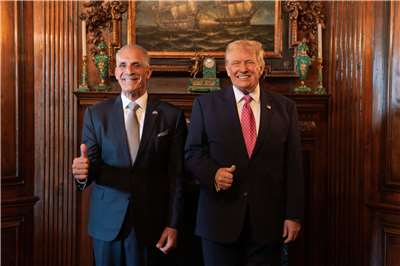 宏都拉斯總統府公布了新任總統阿斯夫拉(Nasry Asfura)於美國海湖俱樂部(Mar-a-Lago)和美國總統川普(Donald Trump)會面畫面。(X平台/@hnpresidencia)