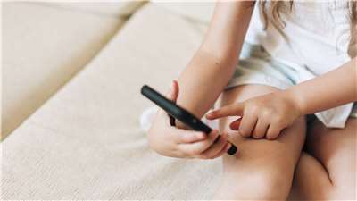 澳洲首推青少年社媒年齡禁令。示意圖。(Freepik圖庫)