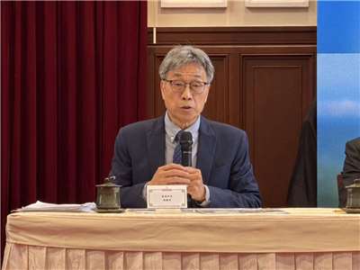 農業部長陳駿季13日在國安高層會議會後記者會上，回答媒體詢問時強調，台灣農業絕對不是弱勢產業。（劉玉秋 攝）