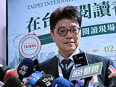 陸委會主委邱垂正3日下午前往台北國際書展出席「在台灣閱讀香港」專區開幕茶會，他於會前受訪。