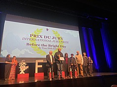 台灣導演曹仕翰（前左2）的長片「南方時光」在法
國維蘇亞洲國際影展（FICA）拿下國際評審團獎和奈
派克獎。（百景映畫股份有限公司提供）
