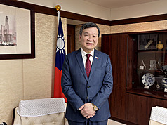 日本眾議院選舉落幕，自民黨在首相、自民黨總裁高
市早苗領軍下，取得戰後首見2/3以上席次，台灣方面
也第一時間致賀，駐日代表李逸洋9日表示，自民黨
大勝可說是「高市時代」的開啟，期待未來在民主價
值與區域安全基礎上，持續深化台日合作。