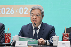 經濟部長龔明鑫13日指出，中油對美石油採購比重不變，採購天然氣比重則將從現行約1成，到2029年提升至25%。