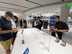 智慧型手機在2025年首度成為印度出口最多的品項，其中蘋果（Apple）的智慧型手機iPhone占最大
宗，2025年有價值230億美元（約新台幣7231億元）的iPhone從印度廠出口，大部分銷往美國。