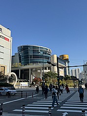 韓國求職網站分析，韓國年輕世代對藍領工作看法大有轉變，因高薪、不可取代性等，高達63%韓國Z世代對藍領工作抱持正面看法。圖為首爾龍山站附近商圈。