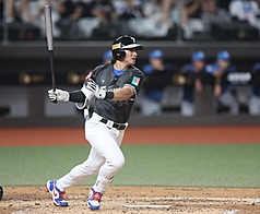 2026台日棒球國際交流賽27日下午在台北大巨蛋由WBC台灣隊與日職北海道日本火腿鬥士隊交手，台灣隊長陳傑憲4局下敲出安打。
