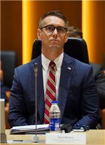 民主、人權和勞工助理國務卿(assistant secretary of state for democracy, human rights and labor)巴恩斯(Riley Barnes)將擔任美國西藏事務特別協調員。