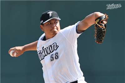台灣隊首場自辦熱身賽 ，終場以3:2擊敗台鋼雄鷹。先發投手胡智為表現亮眼。(中職提供)