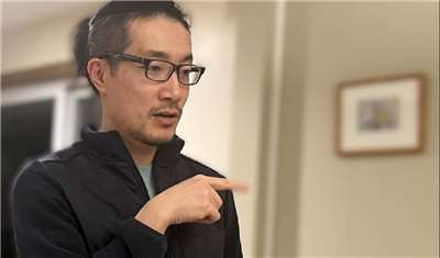 冒死拍攝新疆再教育營中國青年關恆