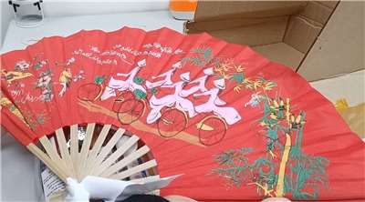越南聽友寄來的漂亮扇子