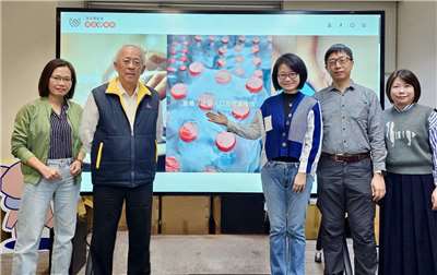 國家災害防救科技中心建置「具包容性的撤離與收容評估系統」，獲2026年聯合國支持的「無障礙計畫」獎。圖為開發團隊成員(左起)許秋玲、陳宏宇主任、李香潔組長、廖楷民、楊惠萱。(國科會提供)