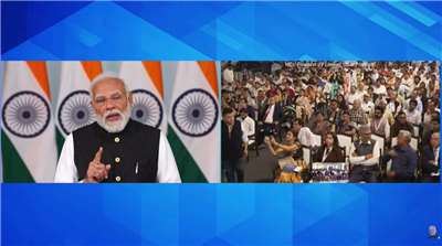 印度總理莫迪透過視訊，在富士康(Foxconn，鴻海科技集團)與印度HCL集團在大諾伊達(Greater Noida)合資興建的封測廠21日動土典禮上致詞。(翻攝YT/@NarendraModi)