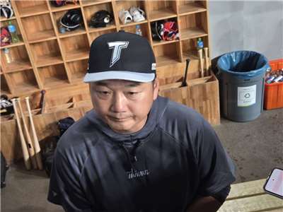 龍恩傷退遞補人選， 台灣隊總教練曾豪駒表示會整體評估。(江昭倫 攝)