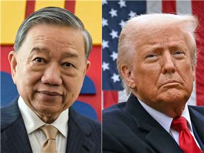 美國總統川普(Donald Trump)(右)和越南最高領導人蘇林(To Lam)(左)會面。
