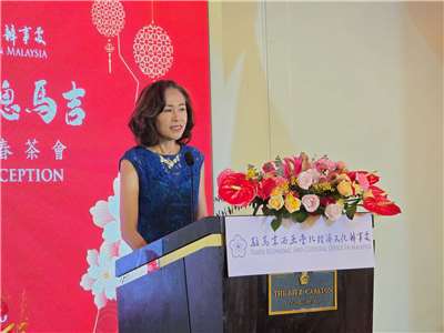 駐馬來西亞台北經濟文化辦事處大使連玉蘋於新春茶會上致詞，強調台馬在人工智能與半導體領域深化合作的重要性。(張欣薇 攝)
