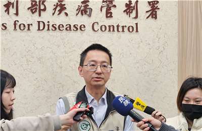疾管署長羅一鈞24日表示，接下來將有一波B流疫情，規模小於冬季流感疫情。(劉品希 攝)