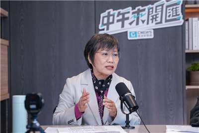 內政部長劉世芳今天(10日)接受CNEWS匯流新聞網網路直播節目《中午來開匯》專訪。(圖：中午來開匯節目團隊提供)