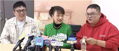 翁倩玉(中)返台為國片《陽光女子合唱團》宣傳，右為導演林孝謙。(江昭倫 攝)