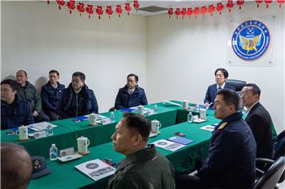 賴清德總統今天(6日)上午前往台中勗勉海軍小雪山雷達站，感謝雷達站官士兵全年無休守護國家。(總統府提供)