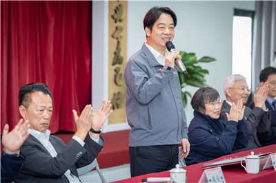 賴清德總統前往嘉義縣警察局水上分局慰勉。(圖：總統府)