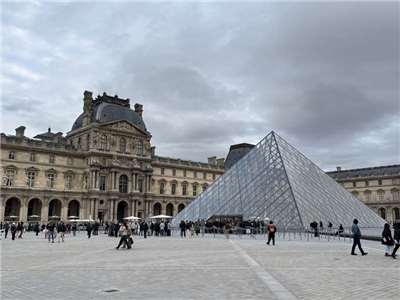 巴黎羅浮宮。資料照片。