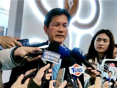 外交部長林佳龍3日在台北國際書展受訪表示，國防預算至今無法付委，可能會讓國際社會擔心台灣是否有自我防衛的決心 (央廣記者王照坤 攝)