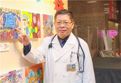 新光醫院感染科醫師黃建賢表示，感染B流的症狀雖比A流輕微，但仍有一定比例的病患會發生重症與死亡，民眾仍不可輕忽。(FB@新光吳火獅紀念醫院)