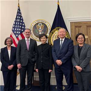 行政院副院長鄭麗君15日下午在臉書發文表示，歷經10個月談判，「台美對等貿易協定」簽署終告完成。(FB@鄭麗君)