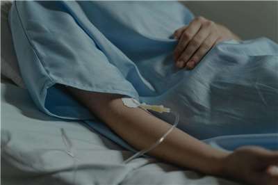 農曆新年將至，許多民眾都期待春節連假的到來，但對正在治療中或康復期的癌友及其家屬而言，卻是一場體力與心理的雙重考驗。示意圖。(翻攝Pexels.com)