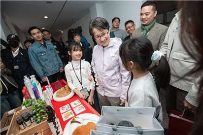 副總統蕭美琴1日出席「奔向幸福嘉年華 總統府歲末聯歡童樂會」。(圖：總統府)