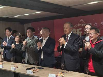 中職會長蔡其昌25日向球迷喊話，希望球迷持續力挺台灣隊，以實際行動凝聚應援力量，成為球員最強的後盾。(江昭倫 攝)