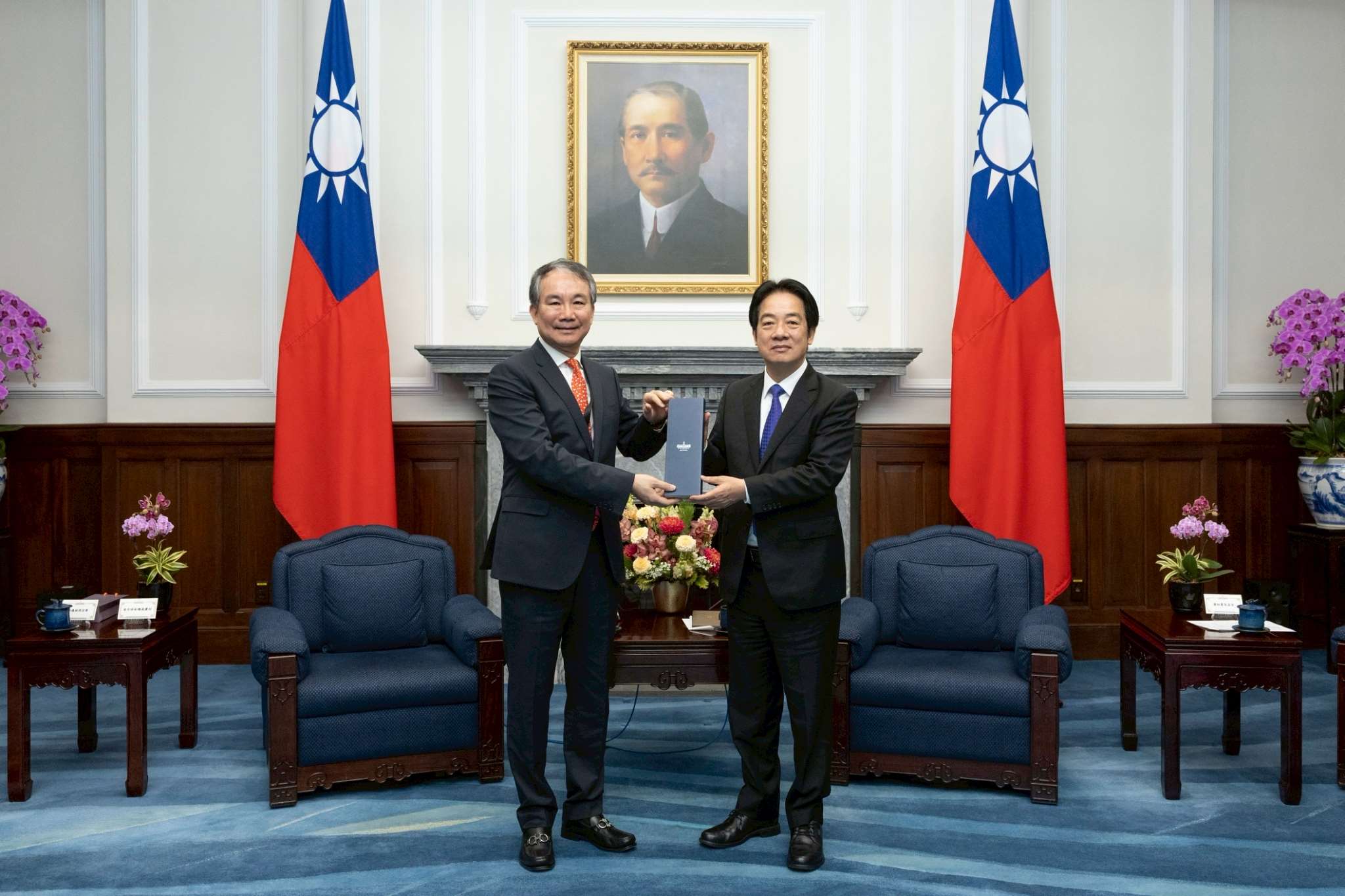 賴清德總統接見2025年資訊月「傑出資訊人才獎」得獎者。(圖：總統府)