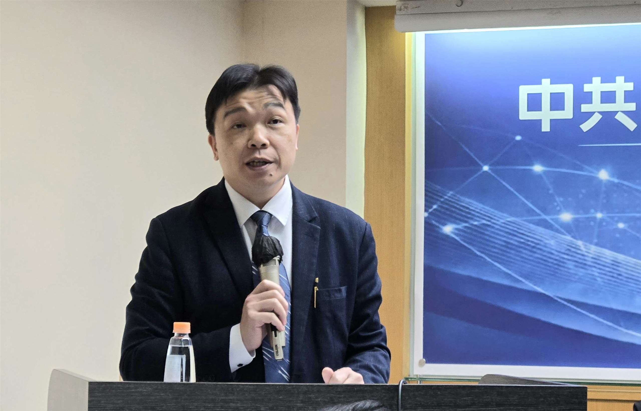 陸委會副主委沈有忠出席「中共兩會後對外情勢及區域安全前瞻」座談會。(陳國維 攝)