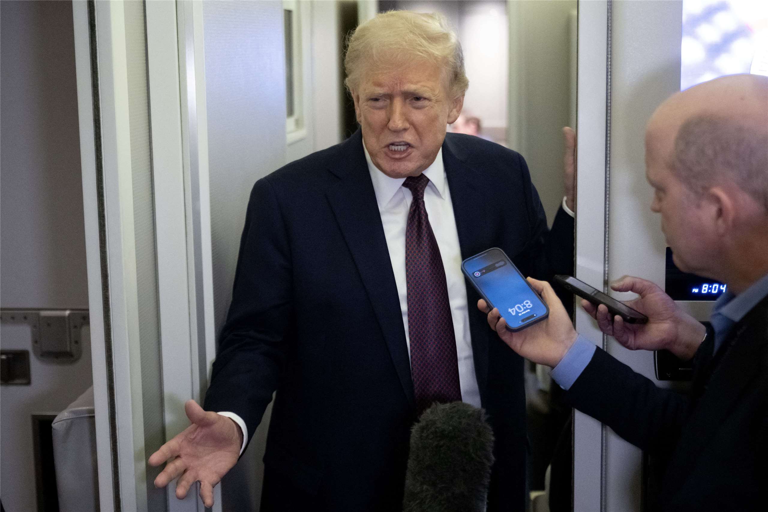 美國總統川普15日在空軍一號專機上，接受媒體採訪時表示，古巴希望達成協議。  