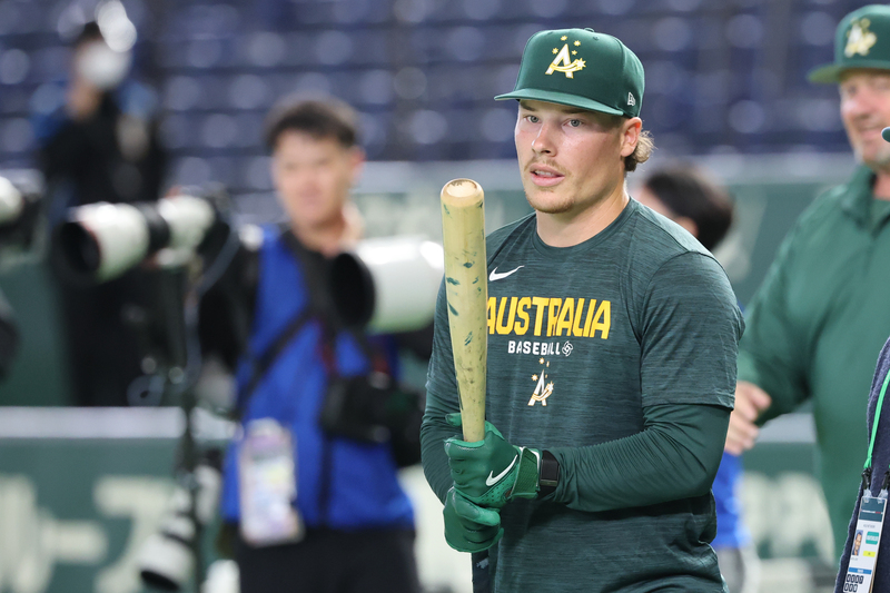 世界棒球經典賽（WBC）澳洲隊陣中有2024年美職選秀狀元巴札納（Travis Bazzana）（圖），他表示非常享受代表國家站上經典賽舞台，也透露與台灣隊費柴德有交集。
