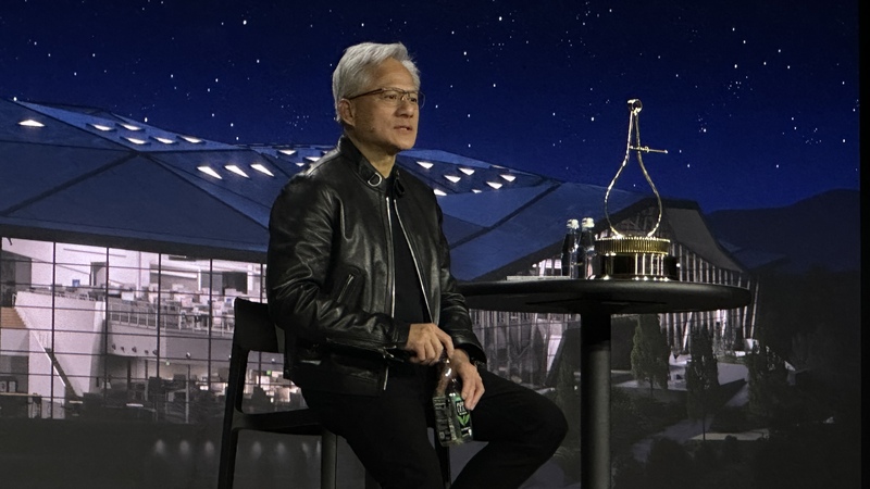 輝達執行長黃仁勳在GTC大會記者會上，回答媒體提問。