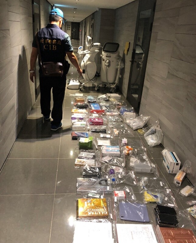 橋頭地檢署指揮警方偵辦以彭姓負責人為首的無照醫美詐欺集團案，查扣仿冒「海芙音波」、「索夫波」、「酷塑」冷凍融脂機等醫療器材。（橋頭地檢署提供）