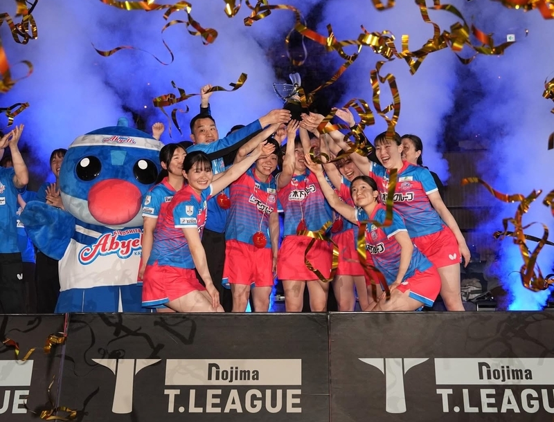 日本職業桌球聯賽T.League女子組總決賽28日落幕，「台灣一姊」鄭怡靜所屬的神奈川木下隊（圖），與強敵日本生命隊激戰5點，最後以3比2驚險勝出，如願完成衛冕。（主辦單位提供）
