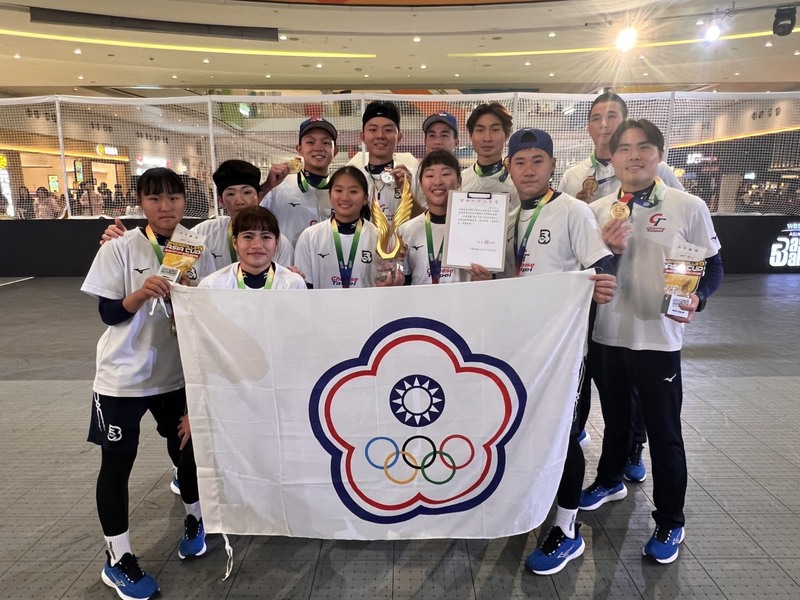 2026亞洲盃公開組5人制棒球賽在香港舉行，台灣隊31日在冠軍戰擊敗日本，順利抱回隊史第2冠，也取得世界盃5人制棒球賽門票。（中華民國棒球協會提供）
