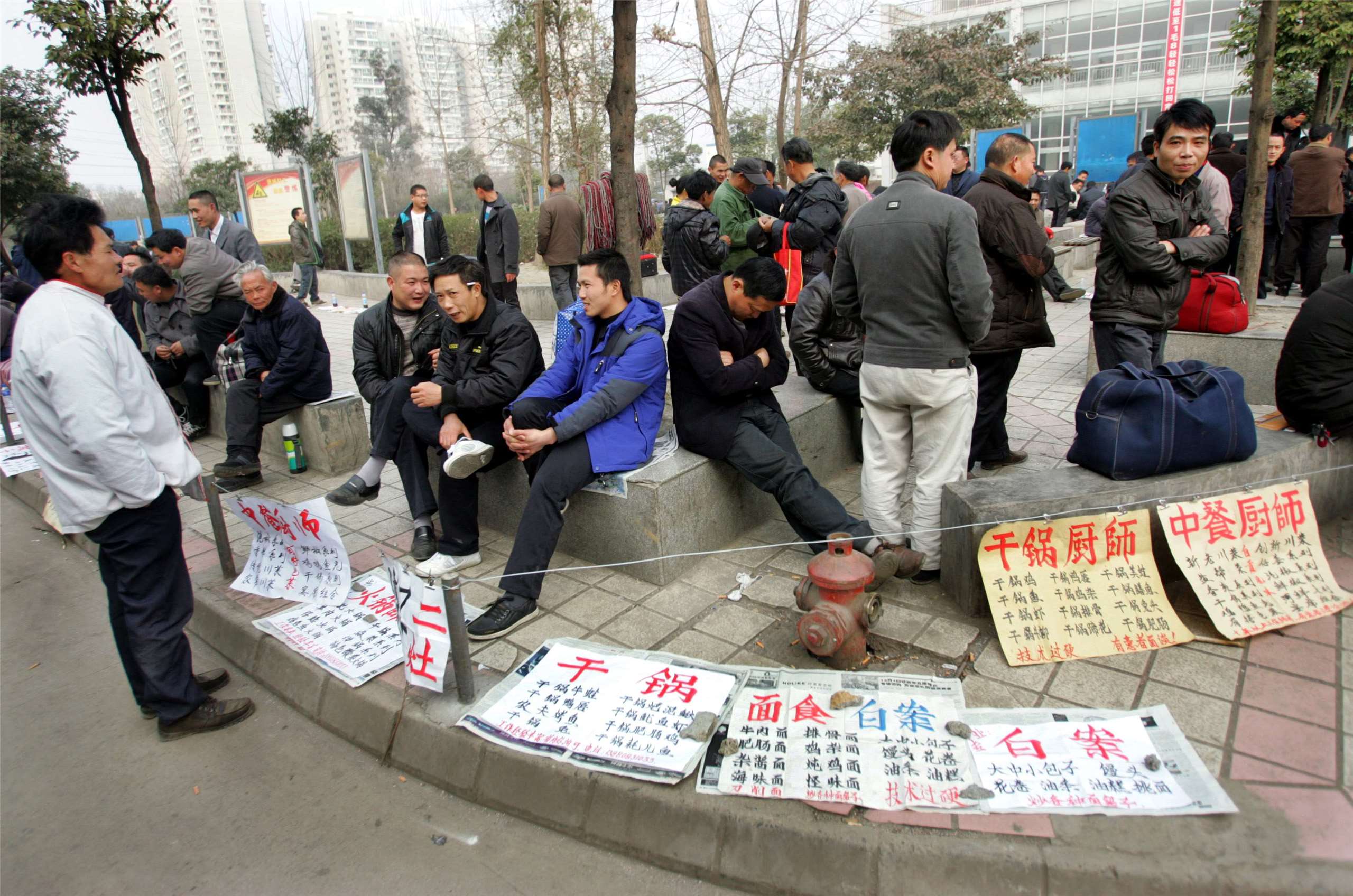 中國民眾表示，當前就業市場遇到的年齡歧視問題是覓職過程的最大障礙。(AFP)