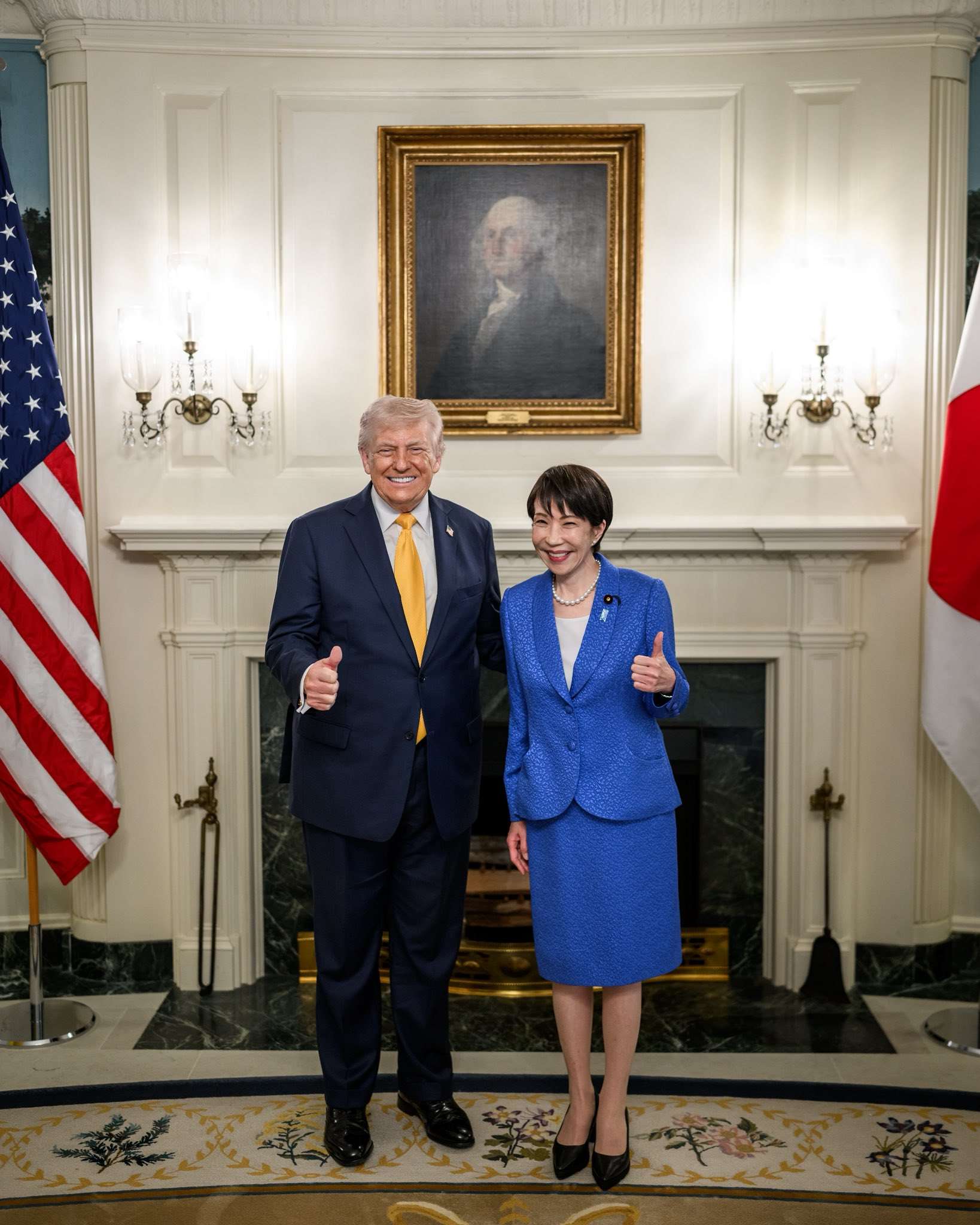 美國總統川普(左)19日在白宮會見來訪的日本首相高市早苗(右)。(X@White House)
