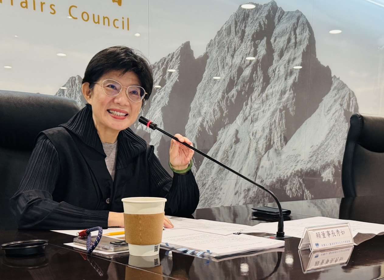 台港經濟文化合作策進會董事長賴秀如主持策進會第六屆董事、監察人第三次聯席會議。(台港策進會提供)