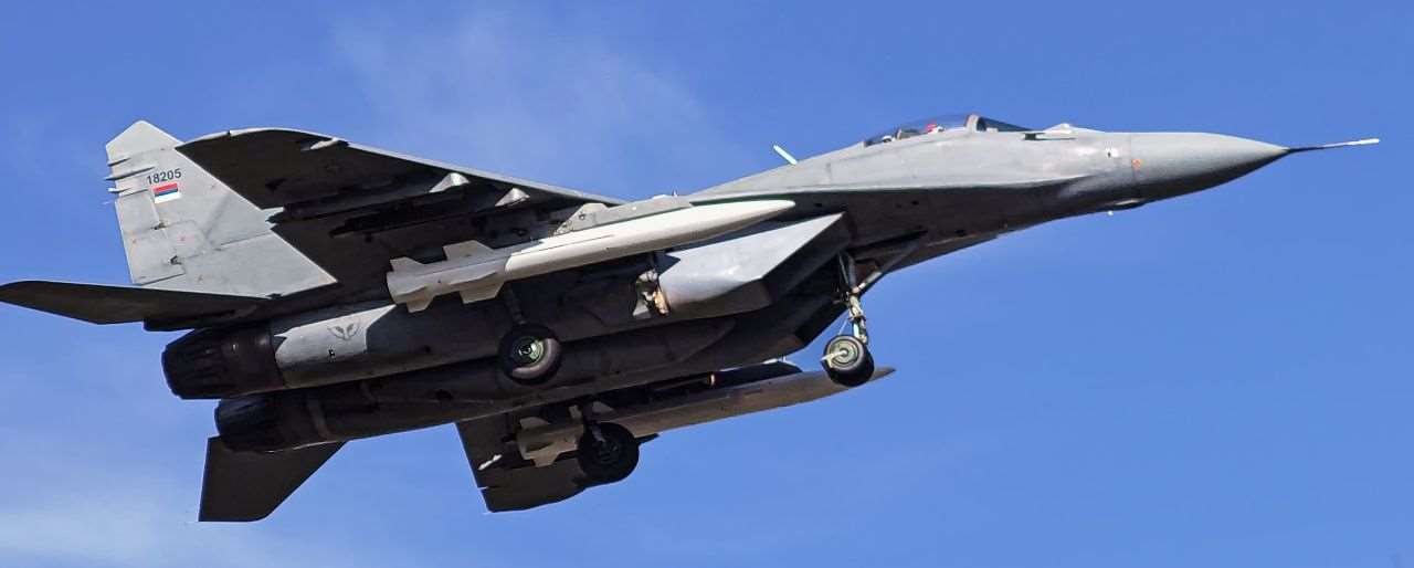 塞爾維亞空軍米格-29戰鬥機攜帶CM-400反艦飛彈。(圖：維基)