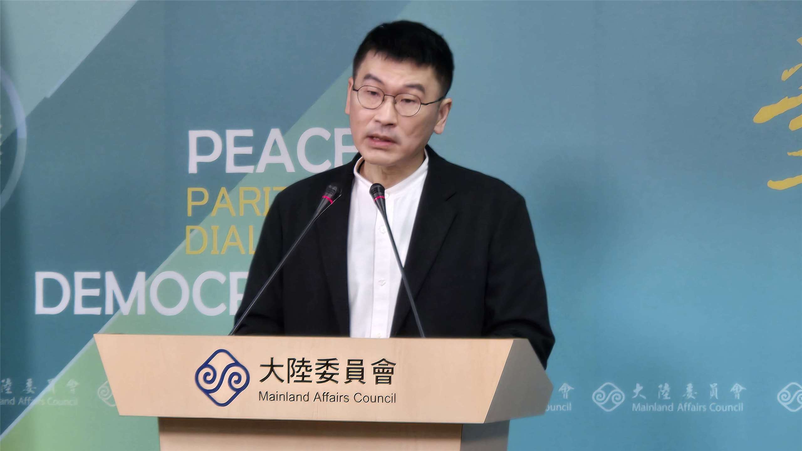 陸委會副主委梁文傑19日主持陸委會例行記者會。(陳國維 攝)
