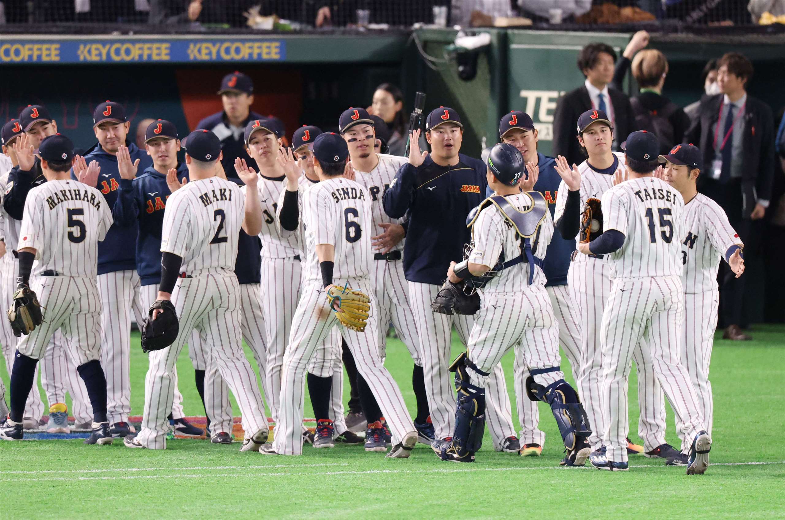 日本隊8日擊敗澳洲隊。