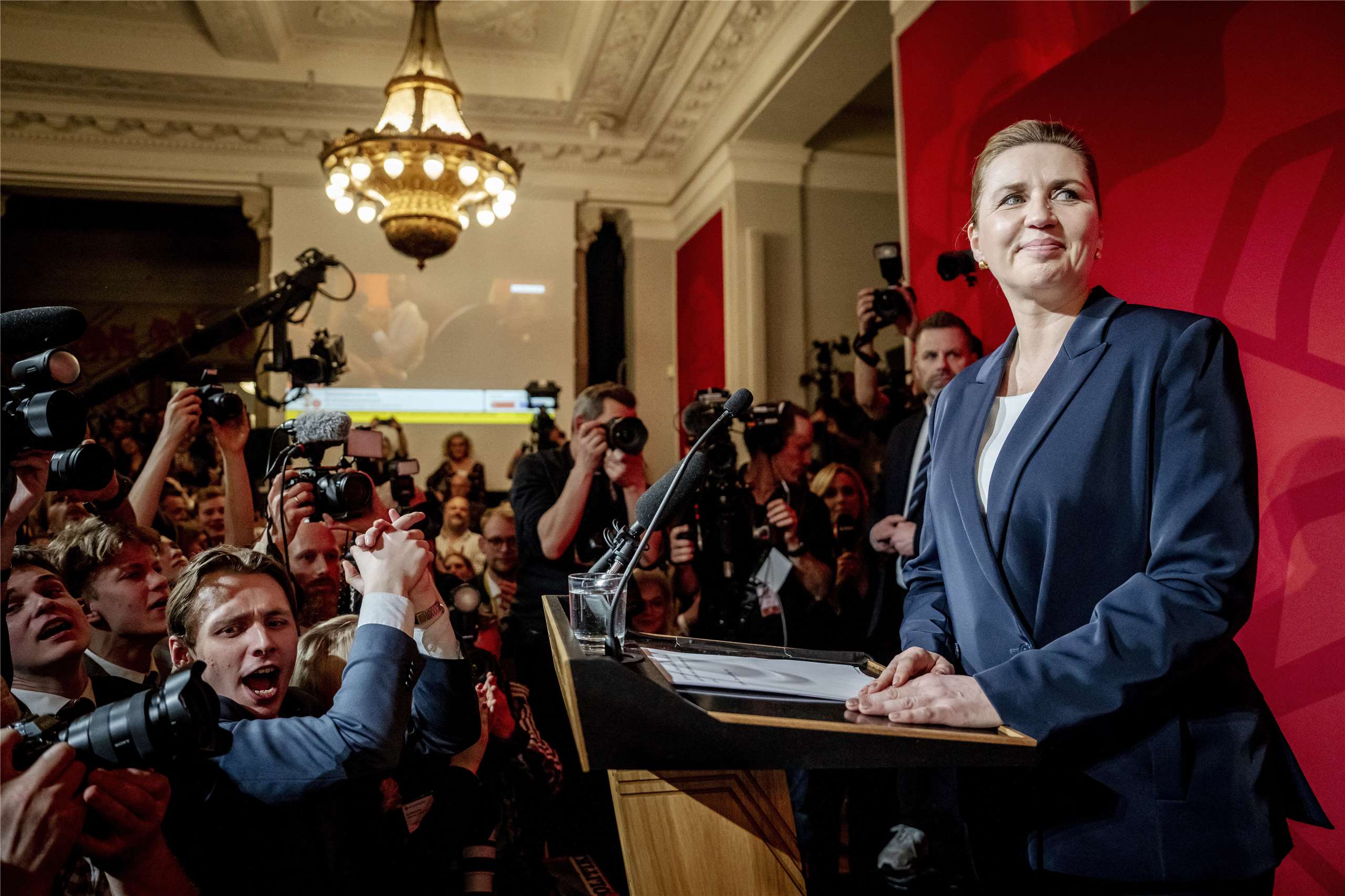 丹麥總理佛瑞德里克森(Mette Frederiksen)領導的社會民主黨，在24日的國會大選中獲勝後發表談話。