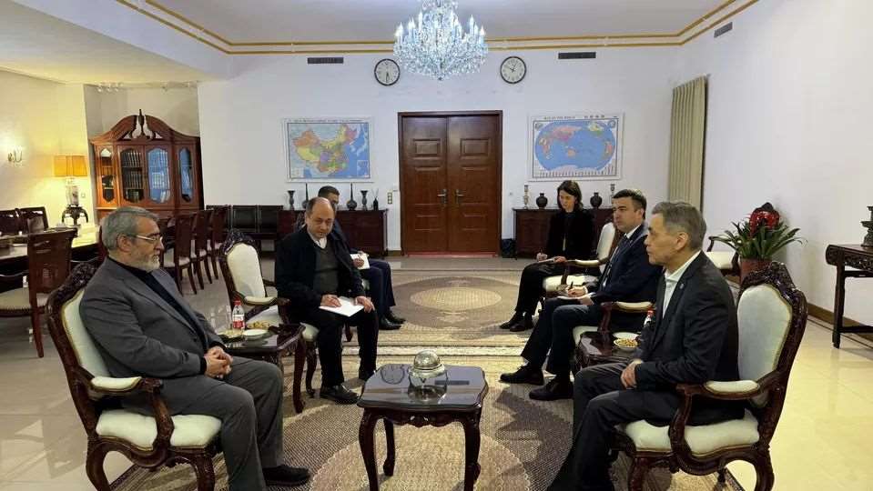 上海合作組織秘書長葉爾梅克巴耶夫3日在北京會晤伊朗駐中大使法茲里。 (圖:上合組織)